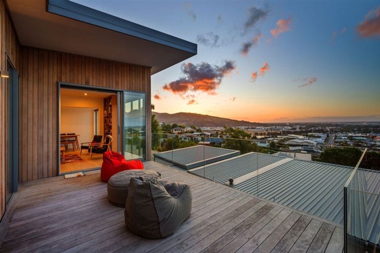 Photo of property in 24 Marama Crescent, Mount Pleasant, Christchurch, 8081