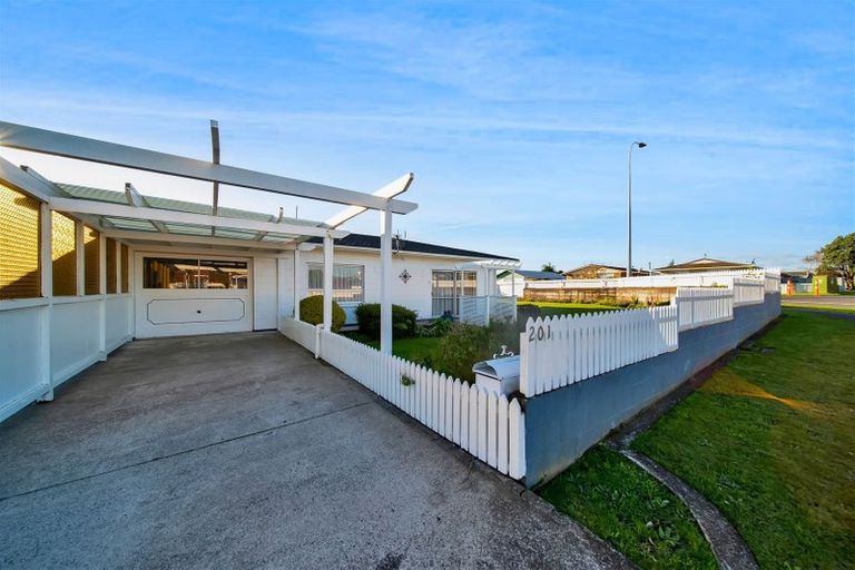 Photo of property in 201 Parklands Avenue, Bell Block, New Plymouth, 4312