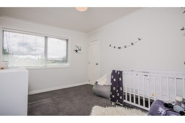 Photo of property in 431 Don Buck Road, Massey, Auckland, 0614