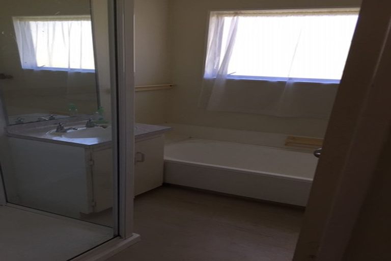 Photo of property in 36 Jackson Terrace, Ranui, Porirua, 5024