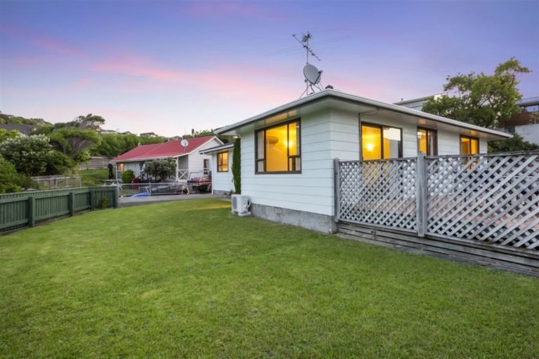 Photo of property in 7 Beauly Grove, Papakowhai, Porirua, 5024