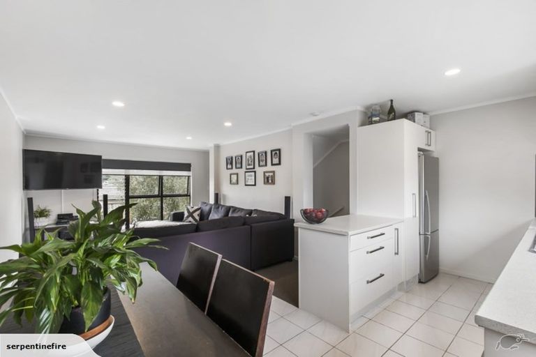Photo of property in 26 Kevale Place, Manurewa, Auckland, 2102