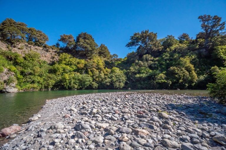 Photo of property in 407 Upper Waingawa Road, Kaituna, Masterton, 5888