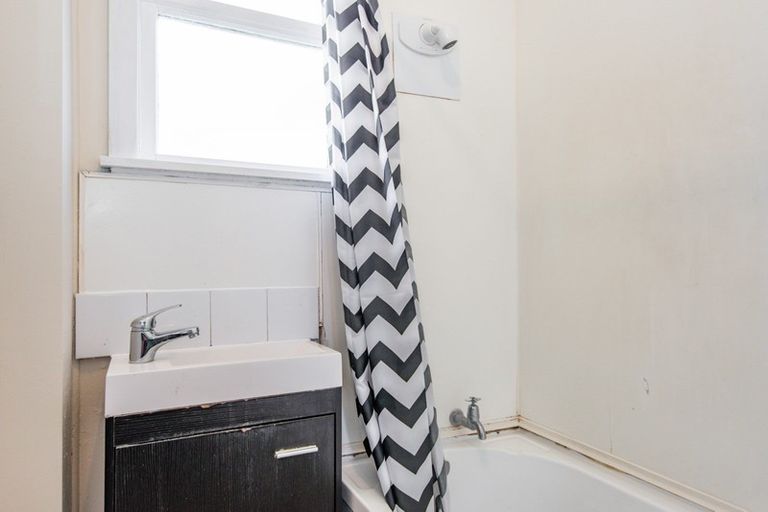 Photo of property in 921 Bledisloe Street, Raureka, Hastings, 4120