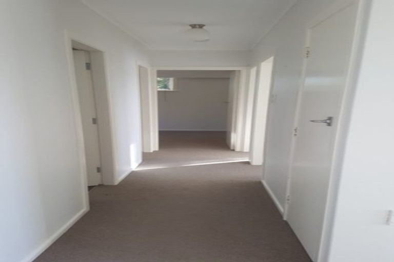 Photo of property in 1 Mckelvey Place, Tawa, Wellington, 5028