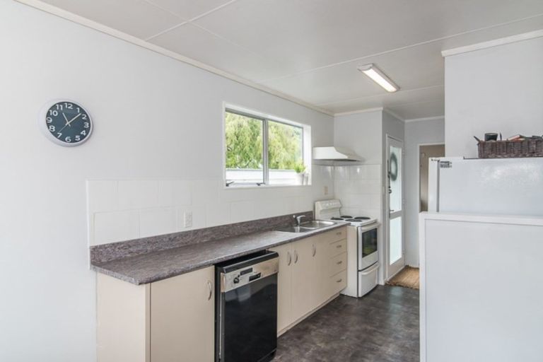 Photo of property in 86 Aorangi Road, Paraparaumu, 5032