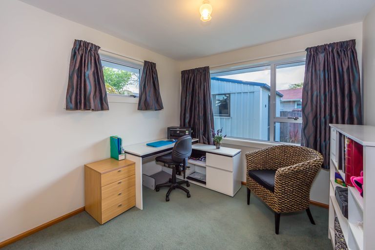 Photo of property in 25 Dunster Street, Burnside, Christchurch, 8053