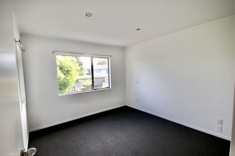 Photo of property in 304a Lincoln Road, Henderson, Auckland, 0610