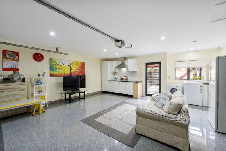 Photo of property in 6 Newfound Way, Glen Eden, Auckland, 0602