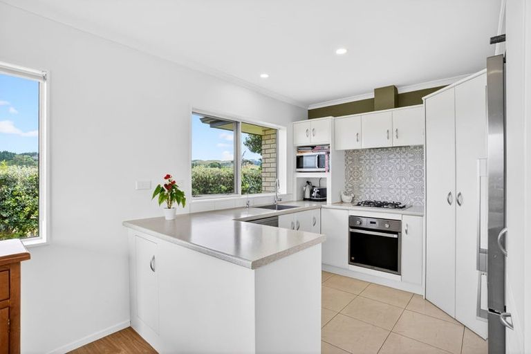 Photo of property in 1014 South Head Road, South Head, Helensville, 0874