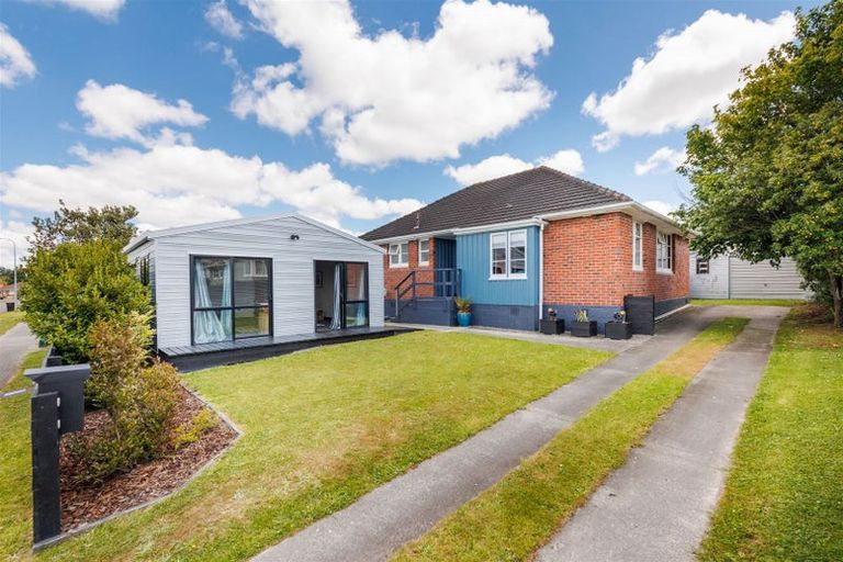 Photo of property in 59 Andrew Avenue, Roslyn, Palmerston North, 4414