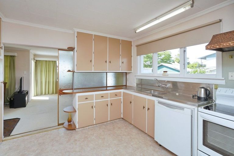 Photo of property in 5 Ron Place, Bishopdale, Christchurch, 8051