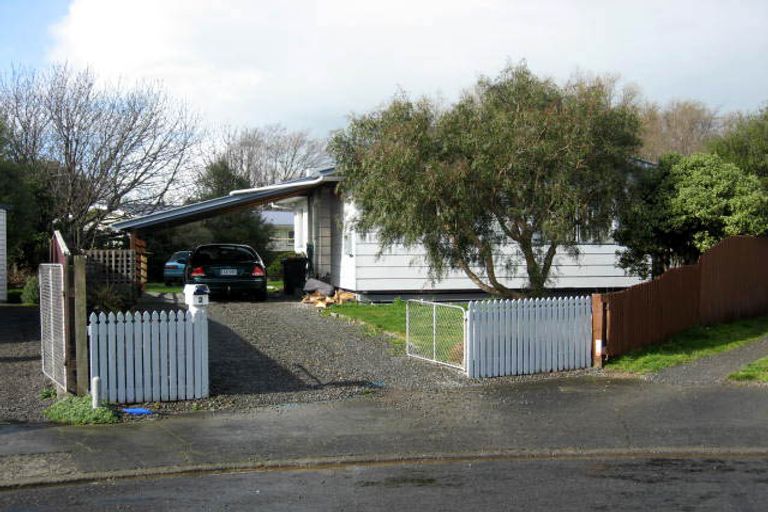 Photo of property in 2 Tasman Crescent, Carterton, 5713