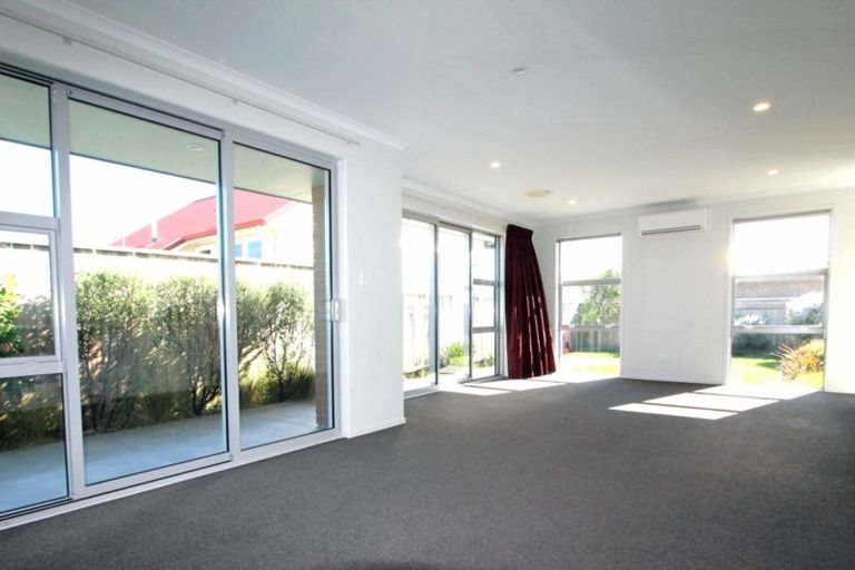 Photo of property in 328b Carrington Street, Vogeltown, New Plymouth, 4310