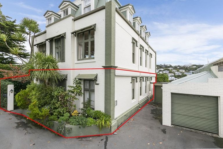 Photo of property in 16a Hadfield Terrace, Kelburn, Wellington, 6012