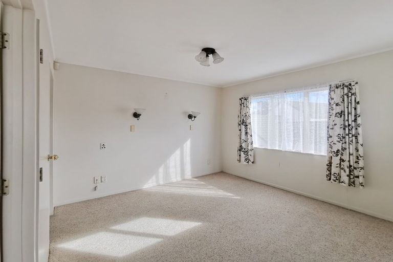 Photo of property in 27b Central Park Drive, Te Atatu South, Auckland, 0610