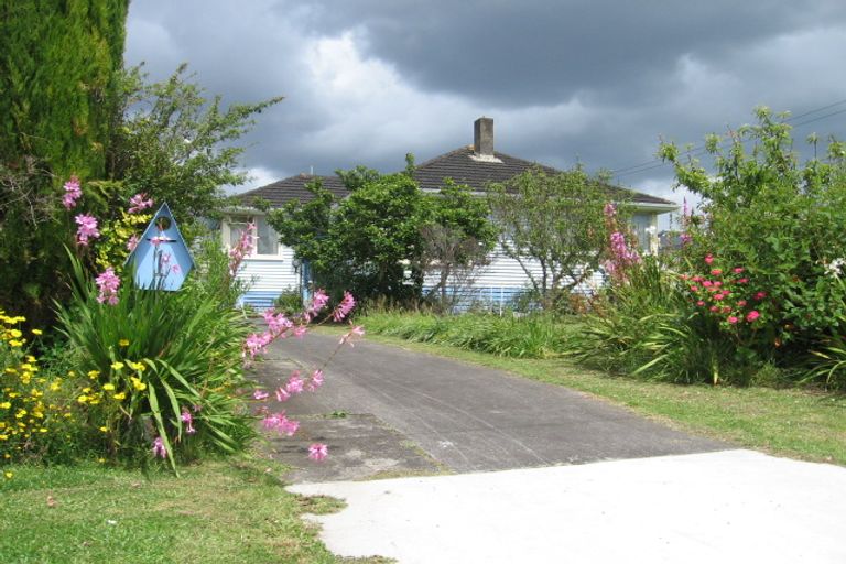 Photo of property in 1 Daphne Road, Papatoetoe, Auckland, 2025
