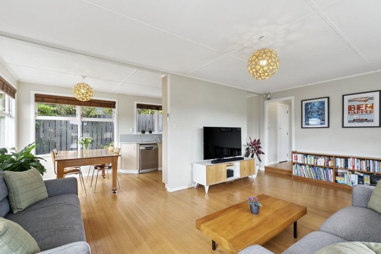 Photo of property in 80 Beazley Avenue, Paparangi, Wellington, 6037