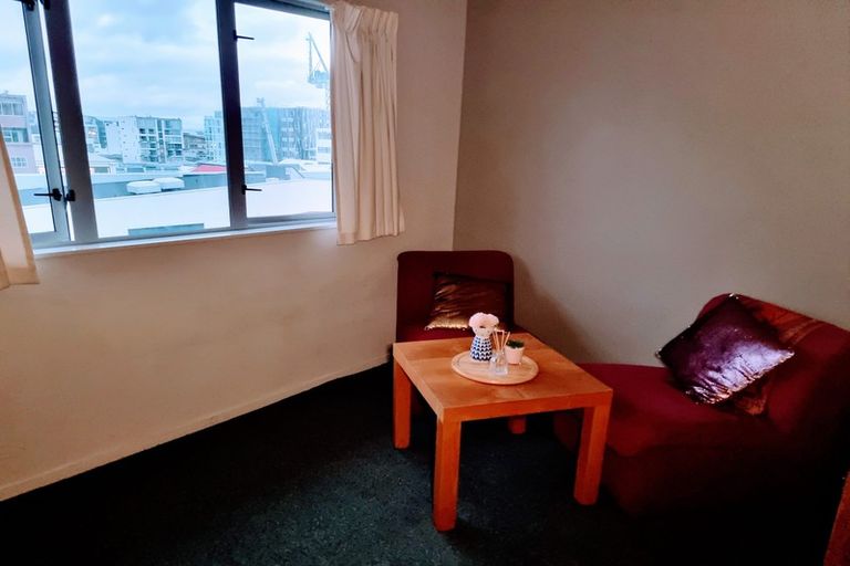 Photo of property in 12 Martin Square, Te Aro, Wellington, 6011