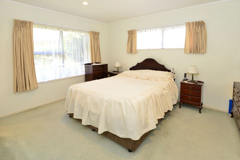 Photo of property in 48 Maygrove Drive, Orewa, 0931