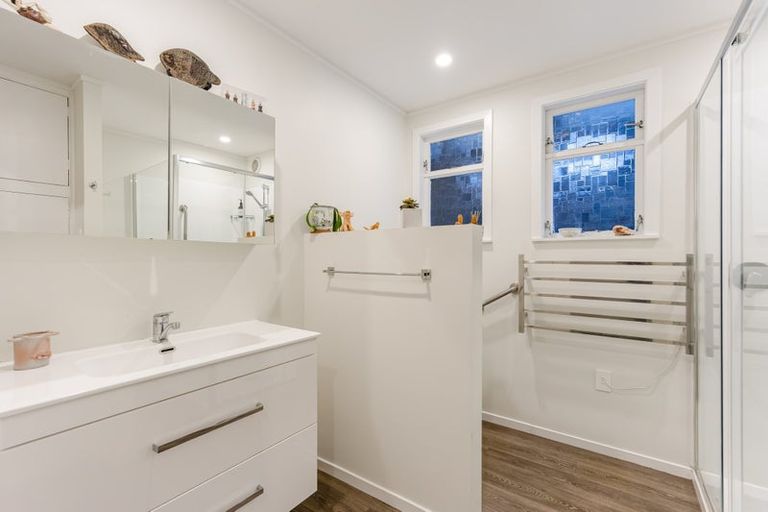 Photo of property in 59 Oreil Avenue, West Harbour, Auckland, 0618