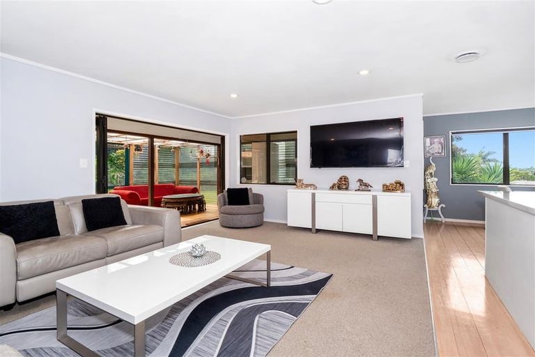 Photo of property in 37 Poike Road, Hairini, Tauranga, 3112