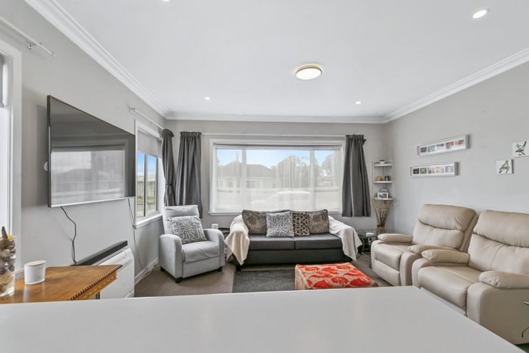 Photo of property in 15 Worcester Street, Levin, 5510