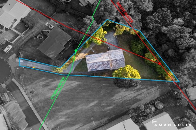 Photo of property in 18 Grandison Crescent, New Lynn, Auckland, 0600