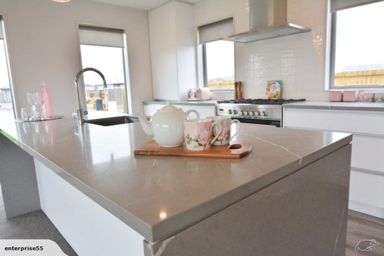 Photo of property in 32 Kingsbridge West, Burwood, Christchurch, 8083