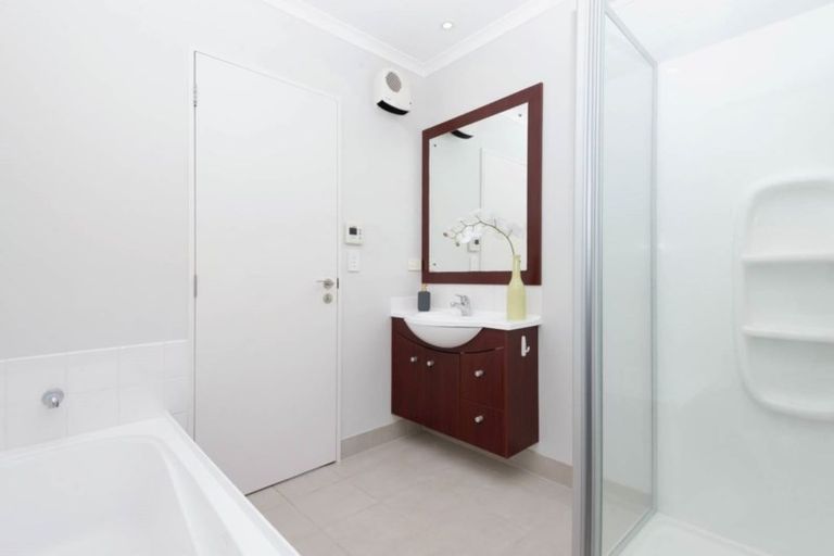 Photo of property in 52 Baverstock Road, Flat Bush, Auckland, 2016