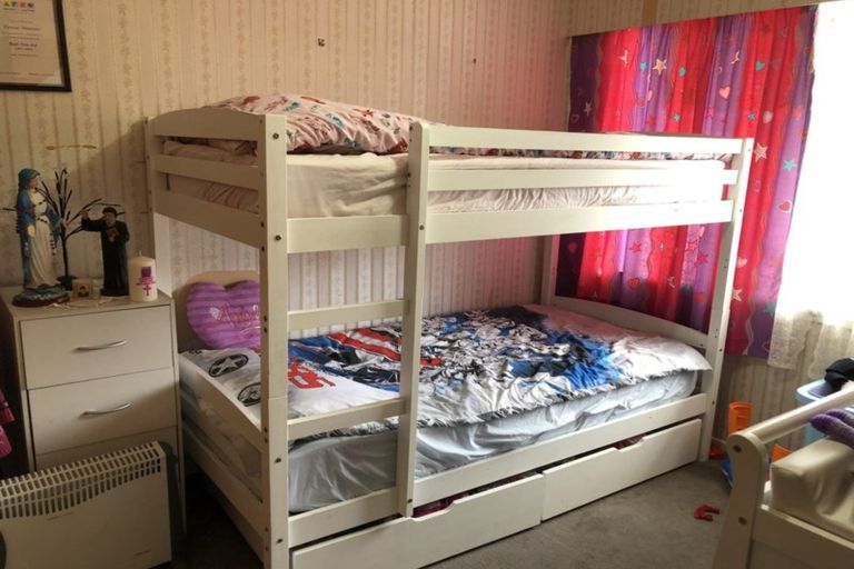 Photo of property in 2/1 Roseburn Place, Pakuranga, Auckland, 2010