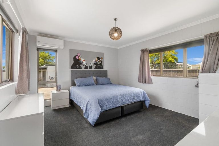 Photo of property in 22 Villa Place, Bell Block, New Plymouth, 4312