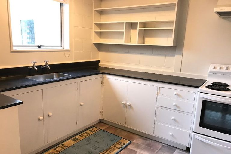 Photo of property in 2/12 Berry Street, St Albans, Christchurch, 8014