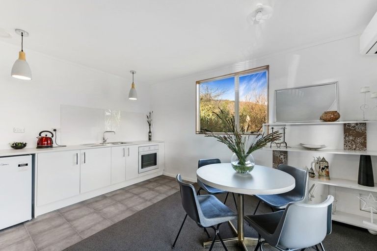 Photo of property in 9 Matai Place, Waikawa, Picton, 7220