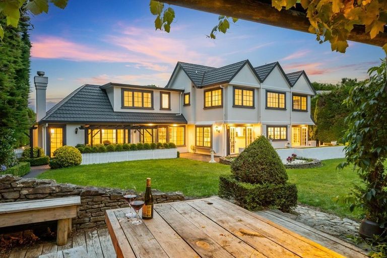 Photo of property in 29 Padnell Crescent, Paparangi, Wellington, 6037