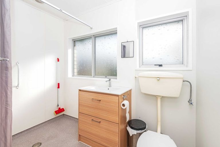 Photo of property in 38 Abraham Crescent, Milson, Palmerston North, 4414