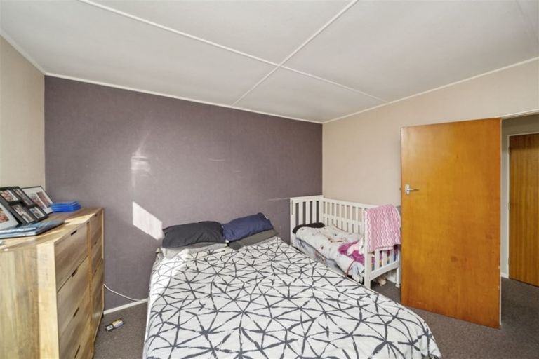 Photo of property in 2 Bone Crescent, Hawera, 4610