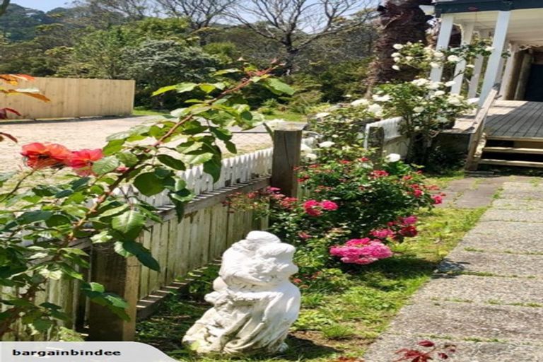 Photo of property in 15 Waitakere Road, Waitakere, Auckland, 0816