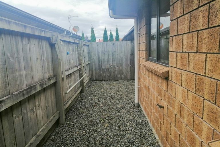 Photo of property in 1/102 Old Farm Road, Hamilton East, Hamilton, 3216