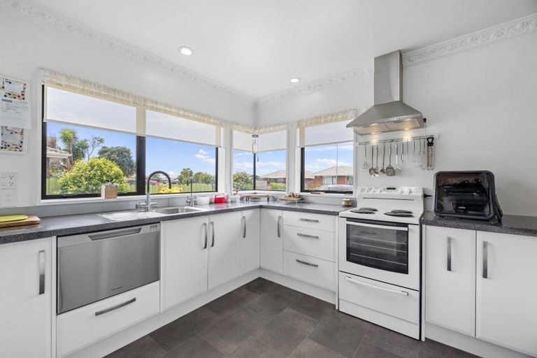 Photo of property in 19 Hibiscus Avenue, Mount Maunganui, 3116