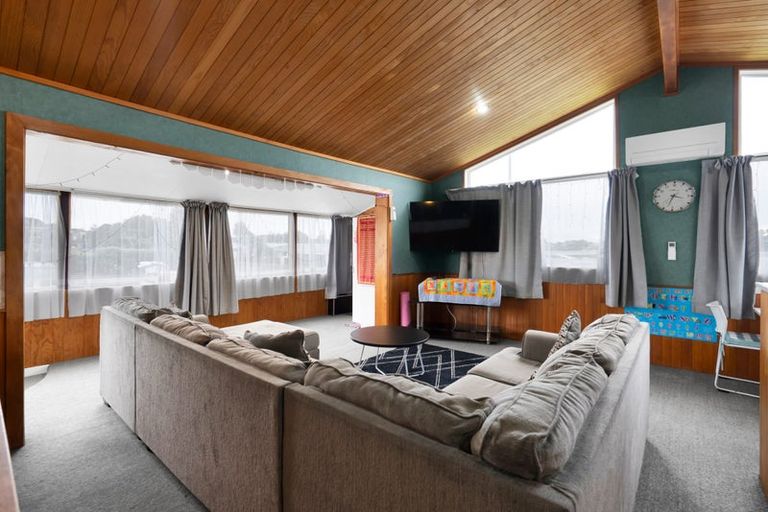 Photo of property in 180 Parklands Avenue, Bell Block, New Plymouth, 4312