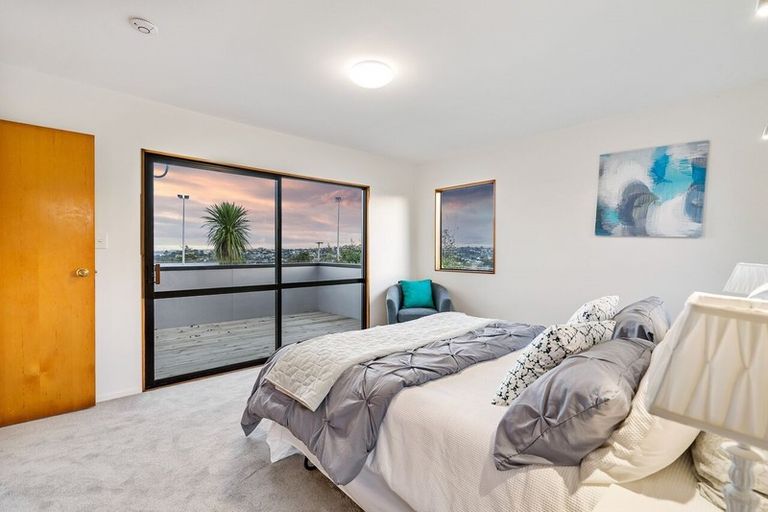 Photo of property in 2/6 County Road, Torbay, Auckland, 0630