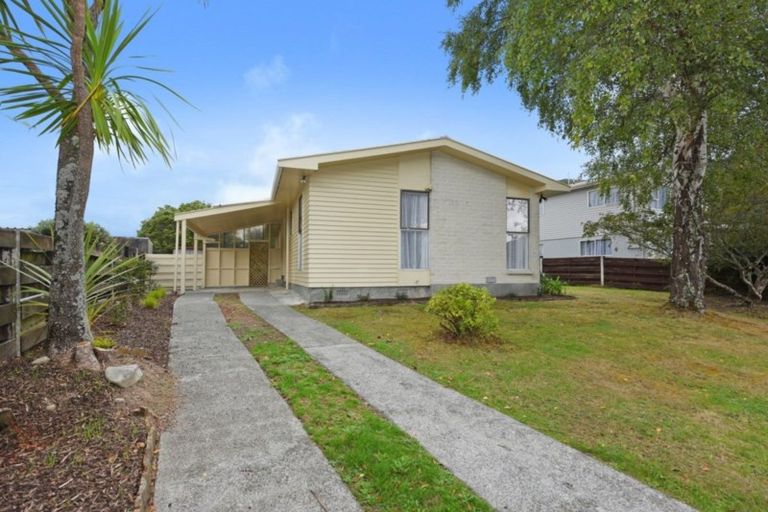 Photo of property in 3 Tacoma Drive, Totara Park, Upper Hutt, 5018