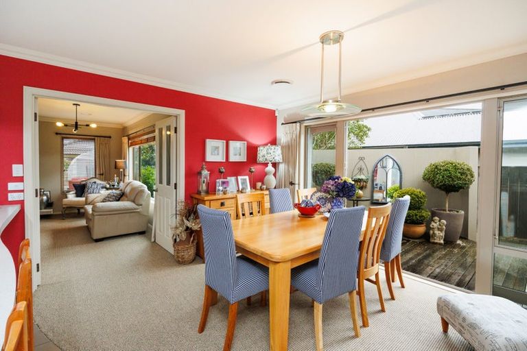 Photo of property in 3 Lourie Way, Fitzherbert, Palmerston North, 4410