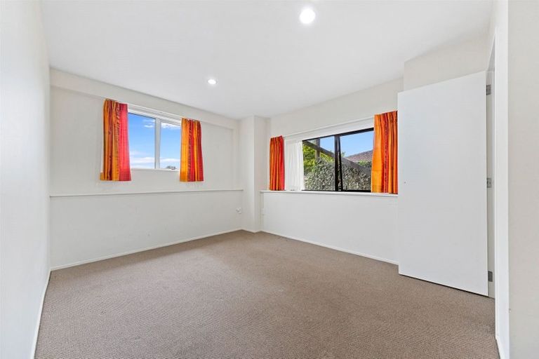 Photo of property in 29 Lewisham Street, Highland Park, Auckland, 2010