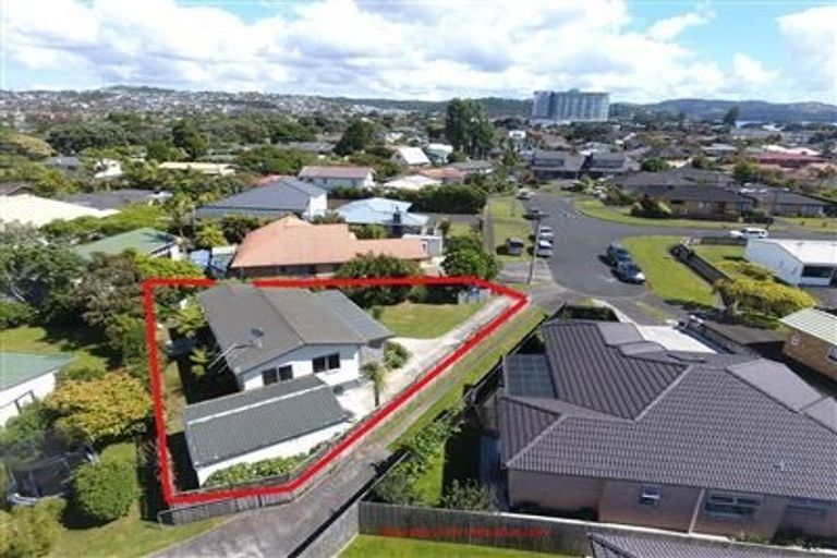Photo of property in 14a Ross Crescent, Orewa, 0931