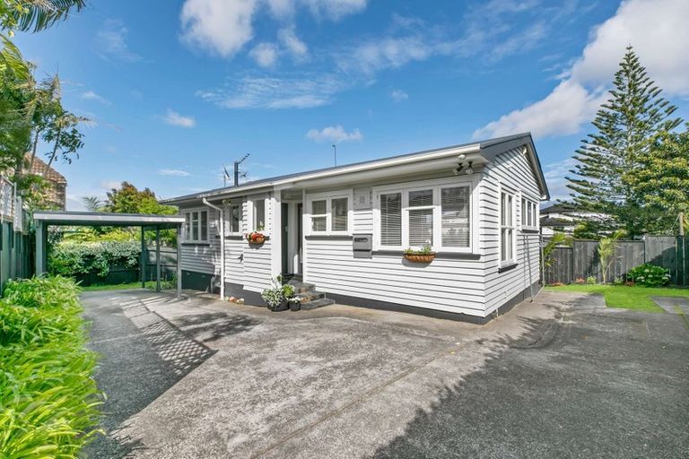 Photo of property in 1/15 Stanley Avenue, Milford, Auckland, 0620