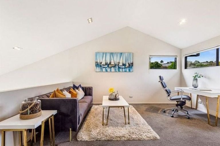 Photo of property in 48a Picasso Drive, West Harbour, Auckland, 0618