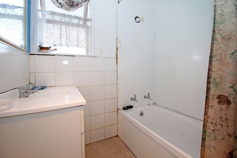 Photo of property in 1/6 Wayne Drive, Mangere, Auckland, 2022