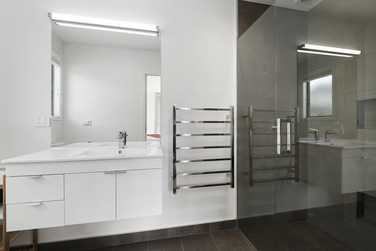 Photo of property in 24 Makomako Road, Wanaka, 9305